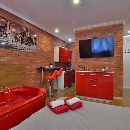 Jacuzzi Apartment Red Krasków Εξωτερικό φωτογραφία