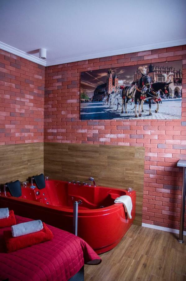 Jacuzzi Apartment Red Krasków Εξωτερικό φωτογραφία